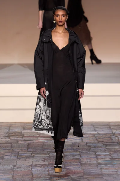 Look 48